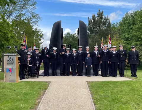 Uniformed Sea Cadets in from of Submariner's Memorial at the 2026 service © Leigh Dodds